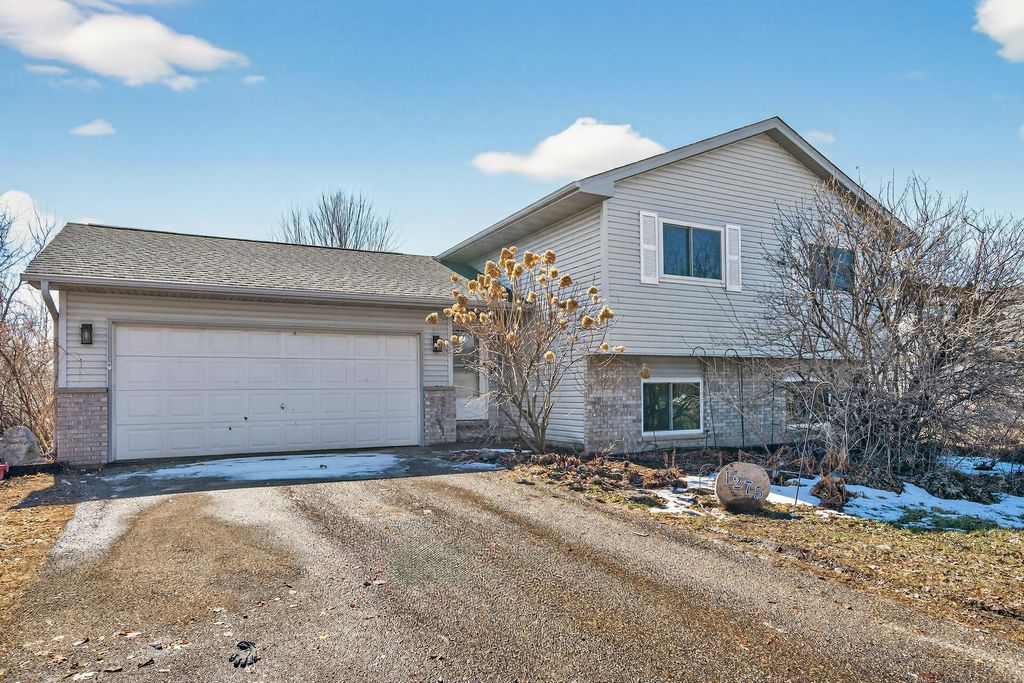 1275 10th Avenue SE, Cambridge, MN 55008