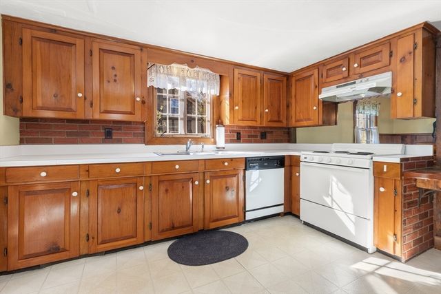 21 Prospect Street, West Newbury, MA 01985