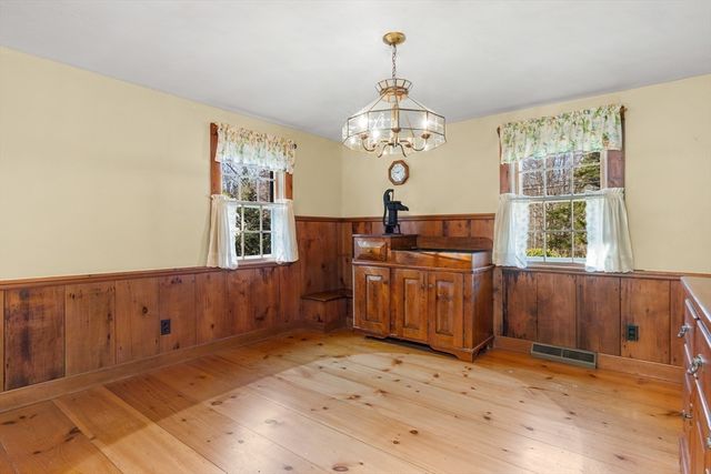 21 Prospect Street, West Newbury, MA 01985
