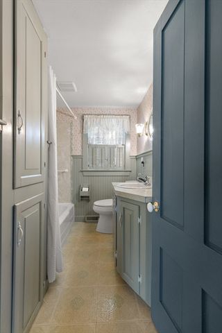 21 Prospect Street, West Newbury, MA 01985