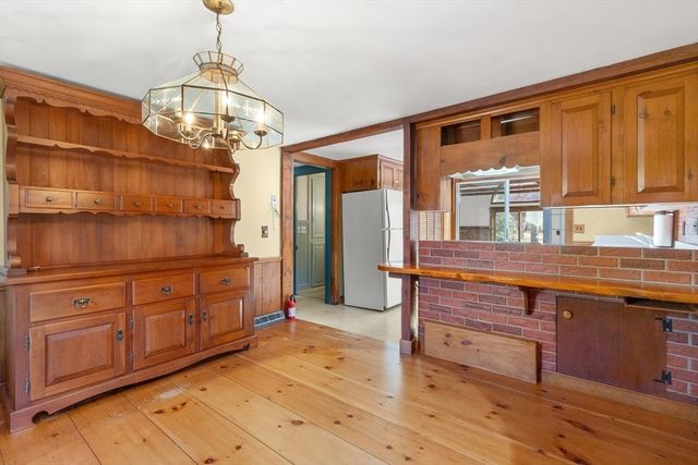 21 Prospect Street, West Newbury, MA 01985