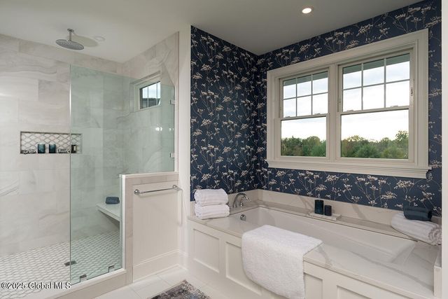 2 Arlington Circle, Milton, NY 12020