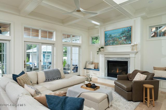 2 Arlington Circle, Milton, NY 12020