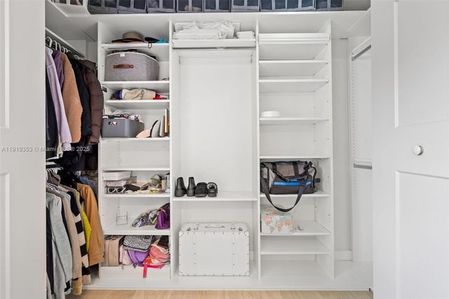 9920 SW 35th Ter, Miami, FL 33165