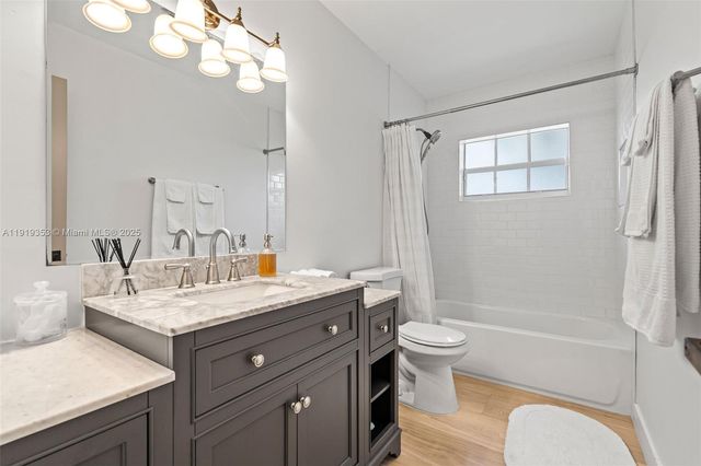 9920 SW 35th Ter, Miami, FL 33165