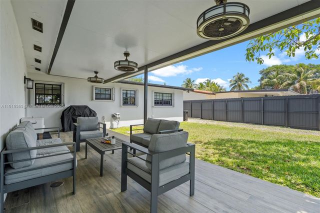 9920 SW 35th Ter, Miami, FL 33165