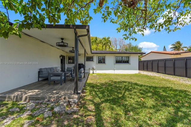 9920 SW 35th Ter, Miami, FL 33165