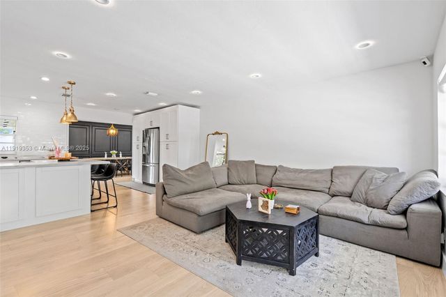 9920 SW 35th Ter, Miami, FL 33165