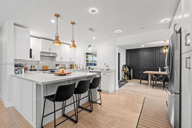 9920 SW 35th Ter, Miami, FL 33165