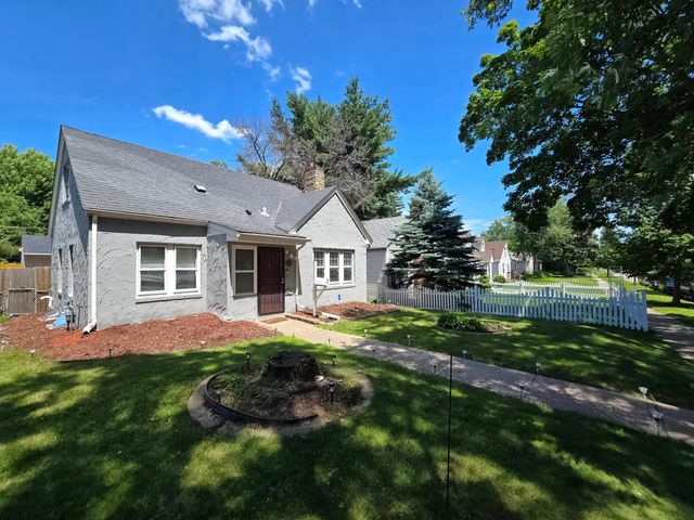 1803 Bush Avenue E, Saint Paul, MN 55119