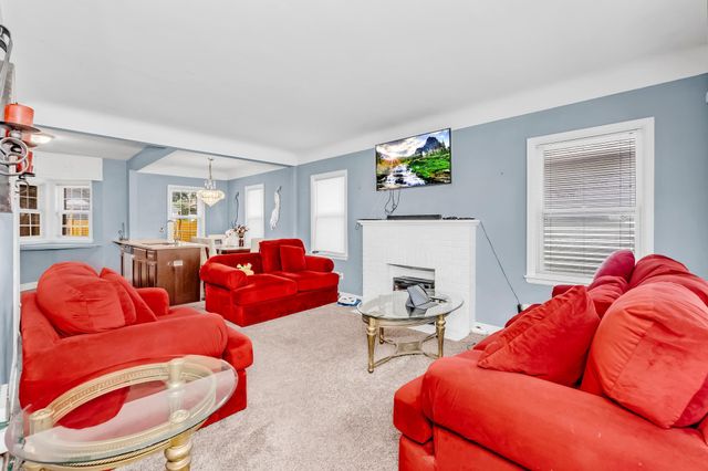 1803 Bush Avenue E, Saint Paul, MN 55119