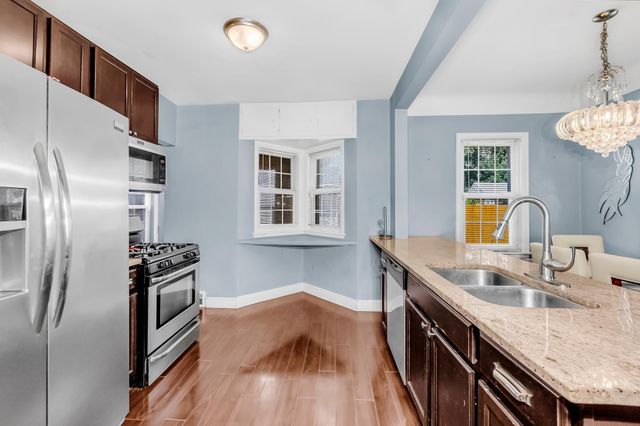 1803 Bush Avenue E, Saint Paul, MN 55119