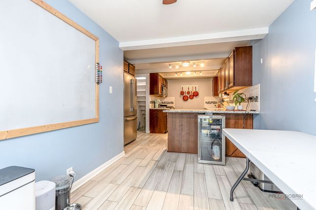 516 N Emroy Avenue, Elmhurst, IL 60126