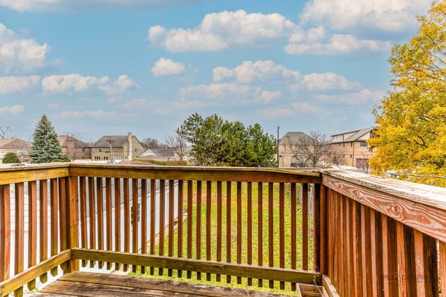 516 N Emroy Avenue, Elmhurst, IL 60126