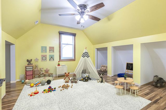 516 N Emroy Avenue, Elmhurst, IL 60126