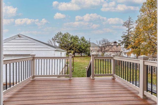 516 N Emroy Avenue, Elmhurst, IL 60126