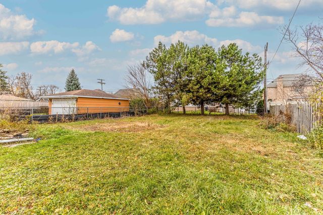 516 N Emroy Avenue, Elmhurst, IL 60126