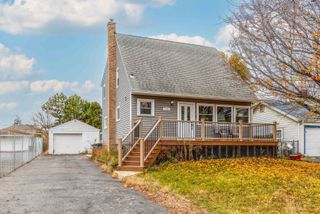 516 N Emroy Avenue, Elmhurst, IL 60126