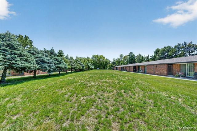 48770 Shelby Road 8, Shelby Twp, MI 48317