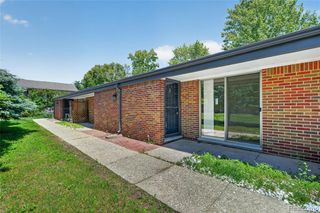 48770 Shelby Road 8, Shelby Twp, MI 48317