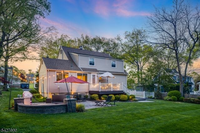 7 Meadow Rd, Chatham Boro, NJ 07928