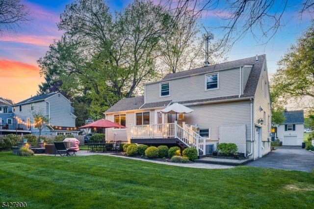 7 Meadow Rd, Chatham Boro, NJ 07928