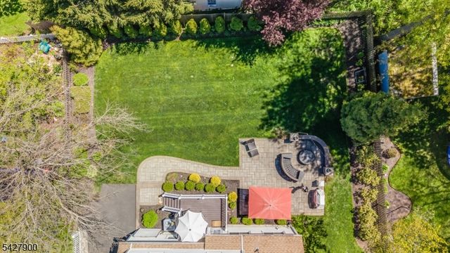 7 Meadow Rd, Chatham Boro, NJ 07928