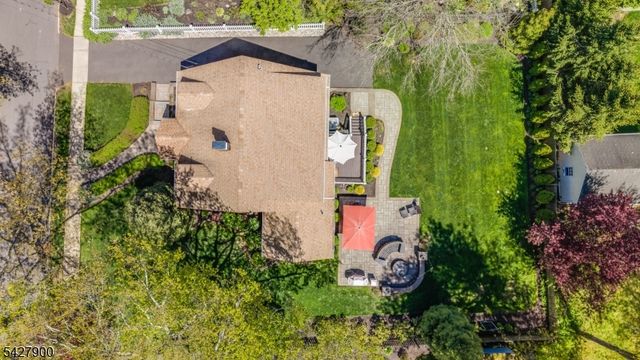 7 Meadow Rd, Chatham Boro, NJ 07928