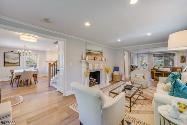 7 Meadow Rd, Chatham Boro, NJ 07928