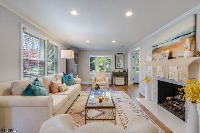 7 Meadow Rd, Chatham Boro, NJ 07928