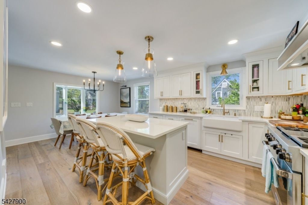 7 Meadow Rd, Chatham Boro, NJ 07928