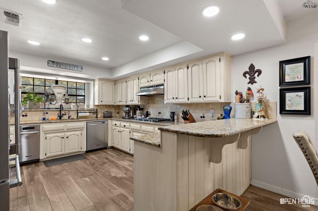 108 NORTHWOOD STREET, Henrietta, TX 76365