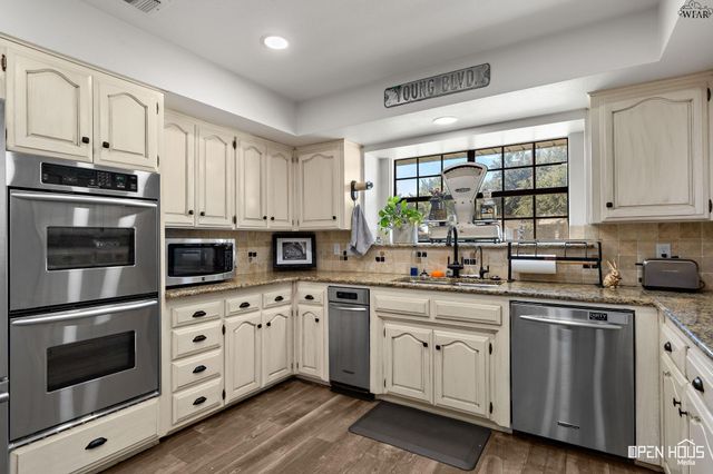 108 NORTHWOOD STREET, Henrietta, TX 76365