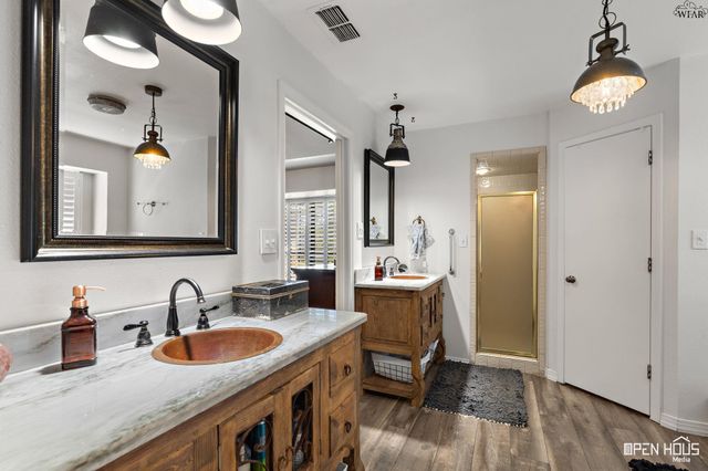 108 NORTHWOOD STREET, Henrietta, TX 76365