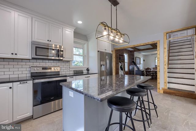 651 LAWN RD, Palmyra, PA 17078