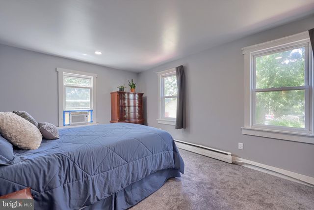 651 LAWN RD, Palmyra, PA 17078
