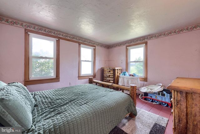 651 LAWN RD, Palmyra, PA 17078
