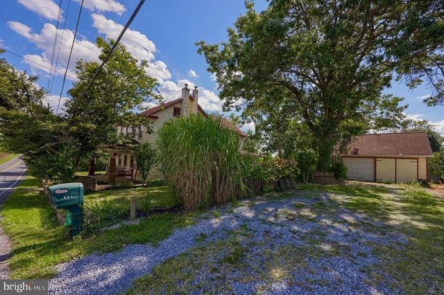 651 LAWN RD, Palmyra, PA 17078