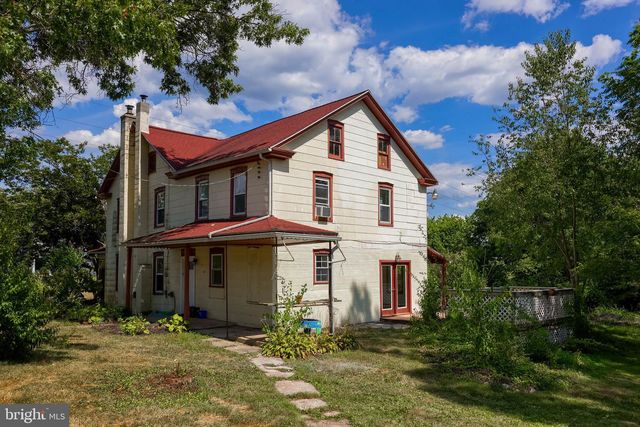 651 LAWN RD, Palmyra, PA 17078