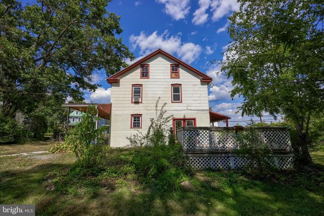 651 LAWN RD, Palmyra, PA 17078