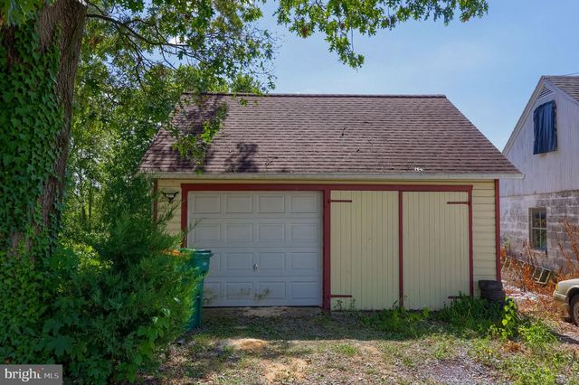 651 LAWN RD, Palmyra, PA 17078