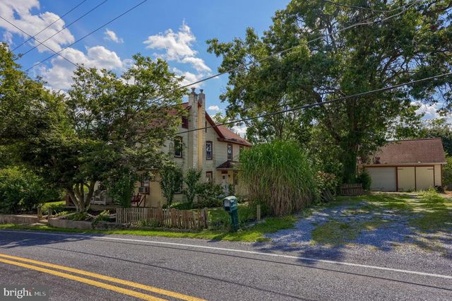 651 LAWN RD, Palmyra, PA 17078