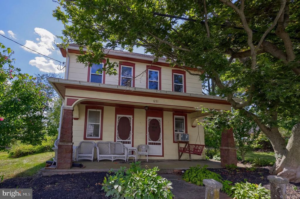 651 LAWN RD, Palmyra, PA 17078