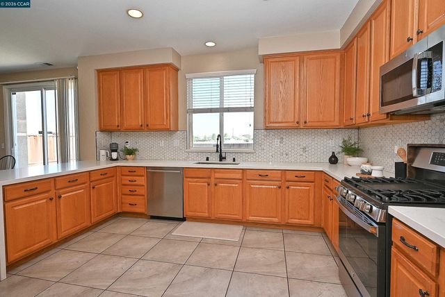 410 Malicoat Ave, Oakley, CA 94561