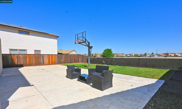 410 Malicoat Ave, Oakley, CA 94561