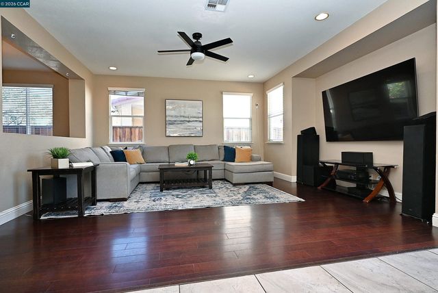 410 Malicoat Ave, Oakley, CA 94561