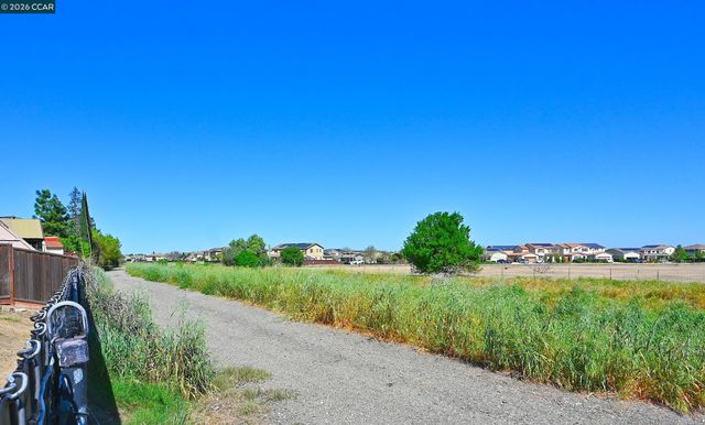 410 Malicoat Ave, Oakley, CA 94561