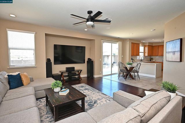 410 Malicoat Ave, Oakley, CA 94561