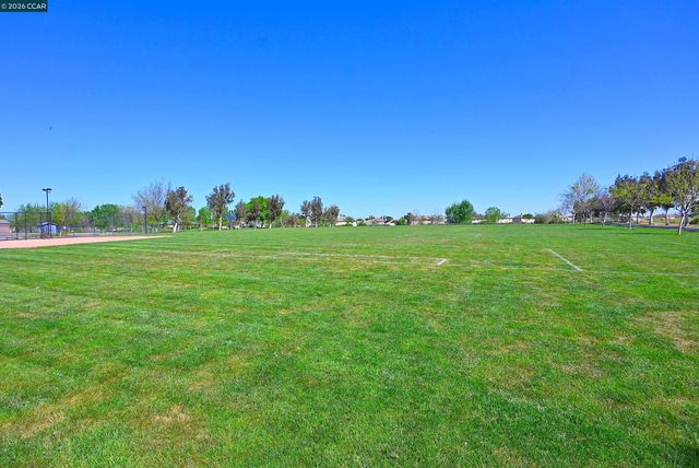 410 Malicoat Ave, Oakley, CA 94561