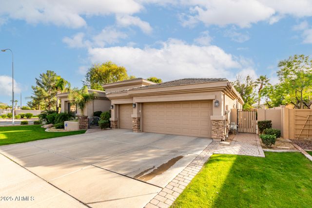 1711 W PRESCOTT Drive, Chandler, AZ 85248